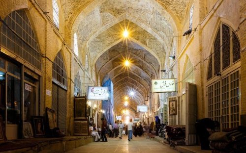 8 Shiraz Markets: From Cheap to Luxurious with Addresses, Hours, and Contact Numbers
