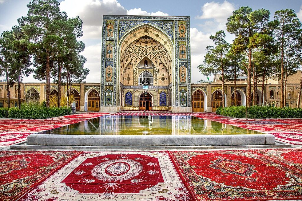 کشف زیبایی‌های سمنان: بهترین جاذبه‌ها و سوغات‌های محلی برای سفر شما