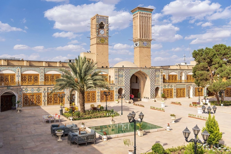 هتل وکیل کرمان کجاست؟ + شرایط و قوانین