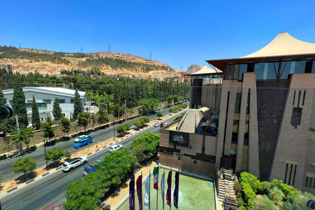 five-star hotels in Kish