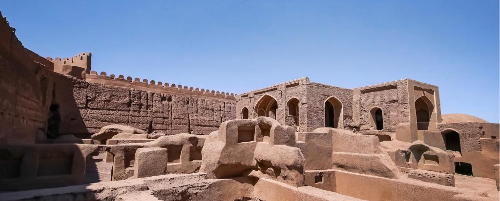 رمز و راز معماری خشتی کرمان در پس افسانه ارگ راین