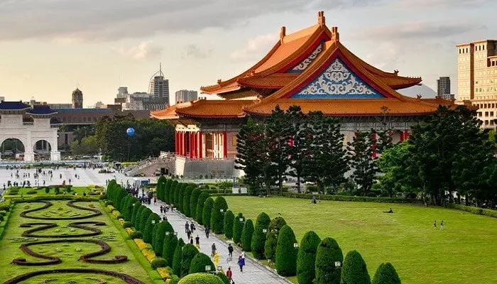 اکتشاف اسرار تیان آن من در پکن با ایران چارتر