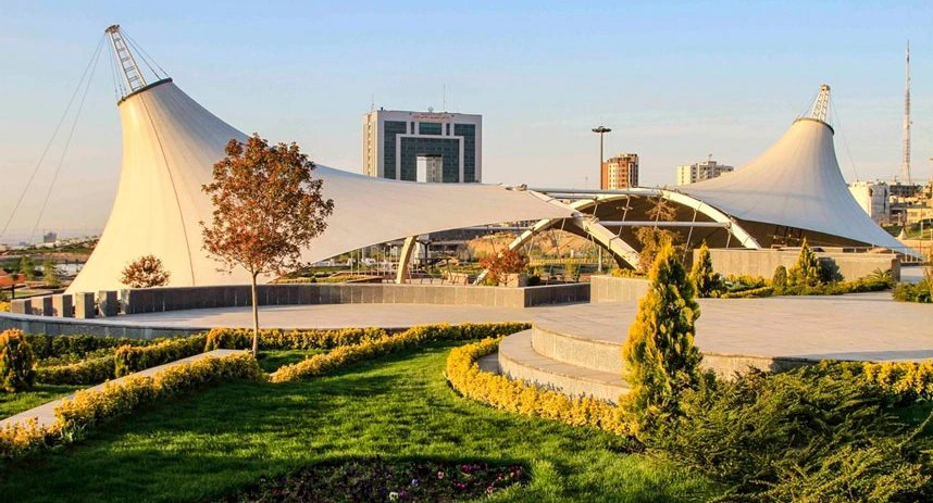 ایران چارتر: تجربه متفاوت تفریح در فضای سبز پارک قیطریه تهران