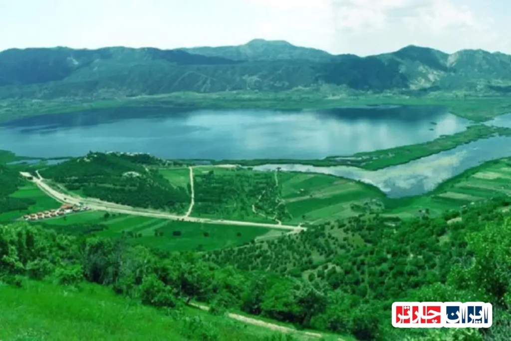 کشف شگفتی‌های دریاچه زریوار