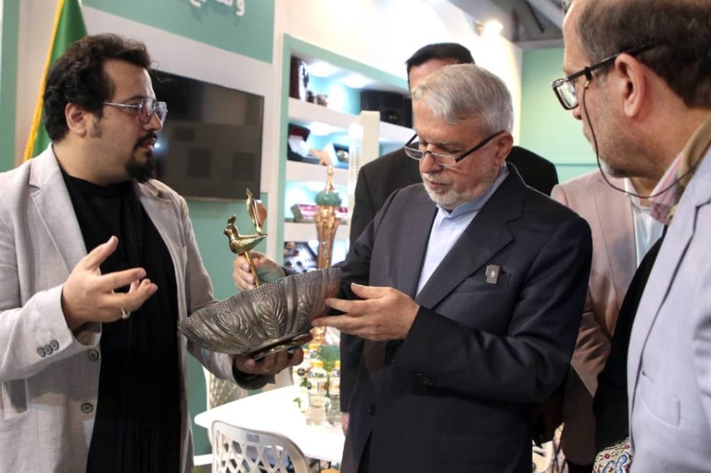 ادای احترام به تجار برتر در همایش گذر موزه مشاهیر