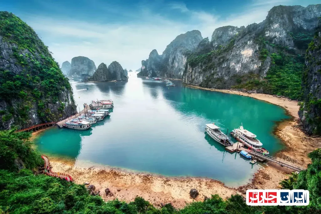 Ha Long Bay Limestone Karsts