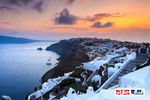 Santorini Caldera: The Ultimate Guide to Santorini's Iconic Volcano and Crater