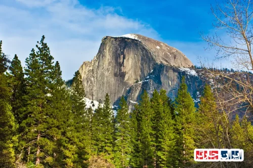 سفری افسونگر به دل طبیعت: کشف رمز و راز Yosemite Half Dome در کالیفرنیا