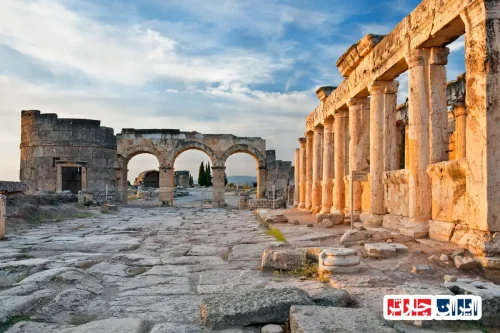 سفری به دل تاریخ: کشف شگفتی‌های Pamukkale Ancient Hierapolis در ترکیه