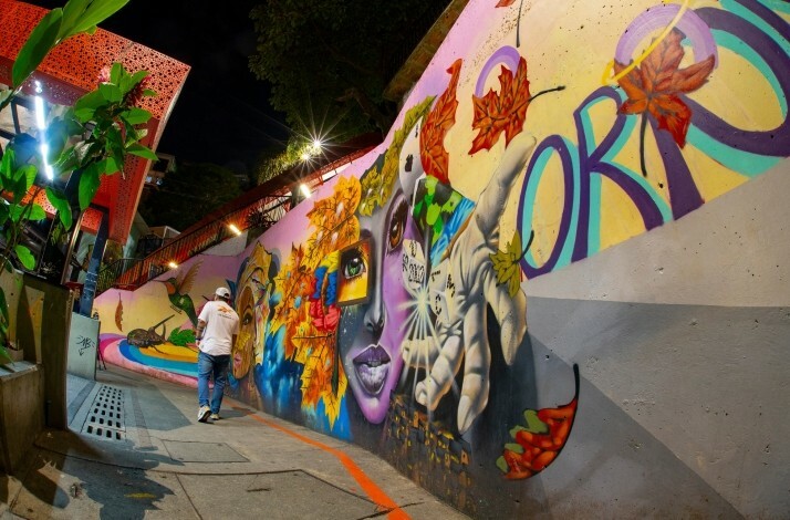 Medellín Comuna 13 Street Art-Medellín-Colombia