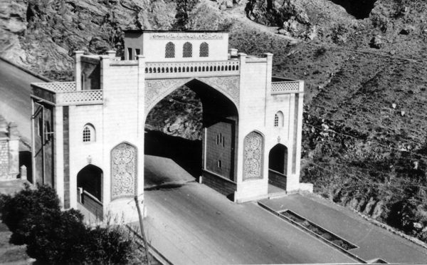 راز گذر معنوی از دروازه قرآن شیراز در دل معماری بارز